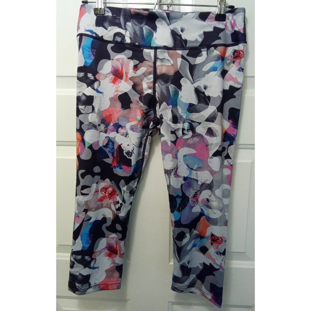 Sho Active Women’s 3/4 Leggings Size Med Multicolor Flower Pattern